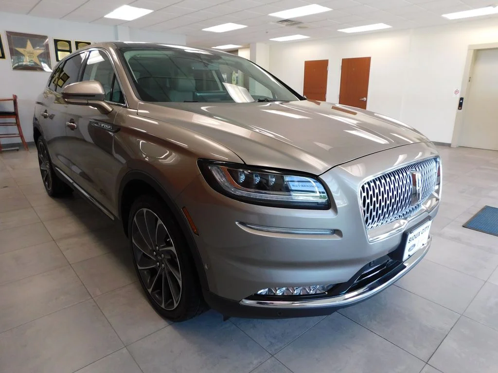 Used 2021 Mocha Lincoln Reserve image 3