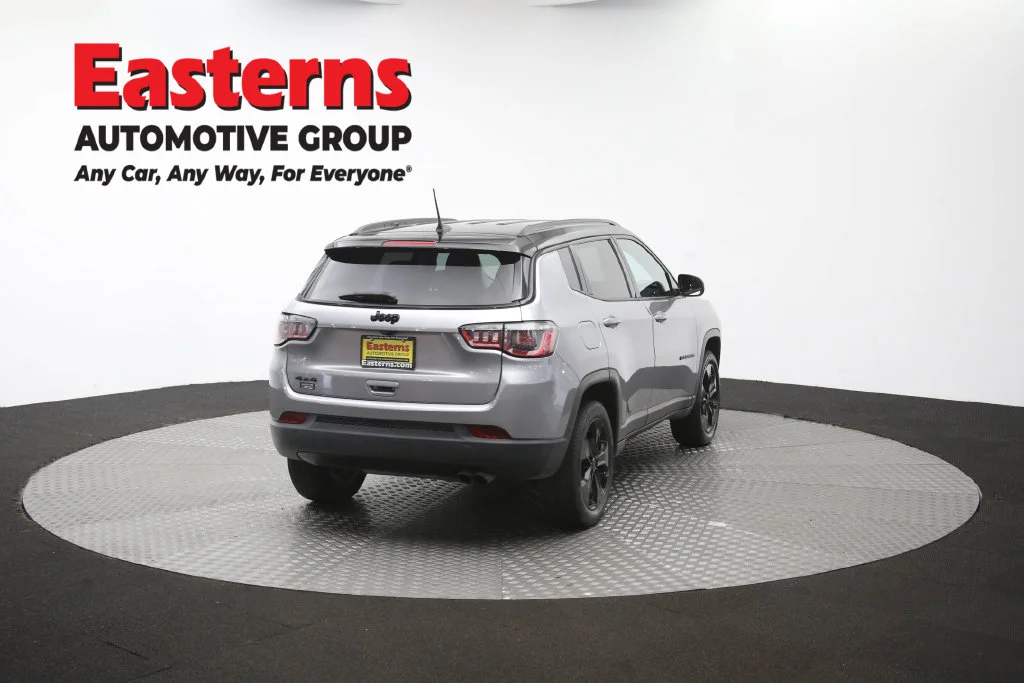Used 2020 Silver Jeep Latitude image 40