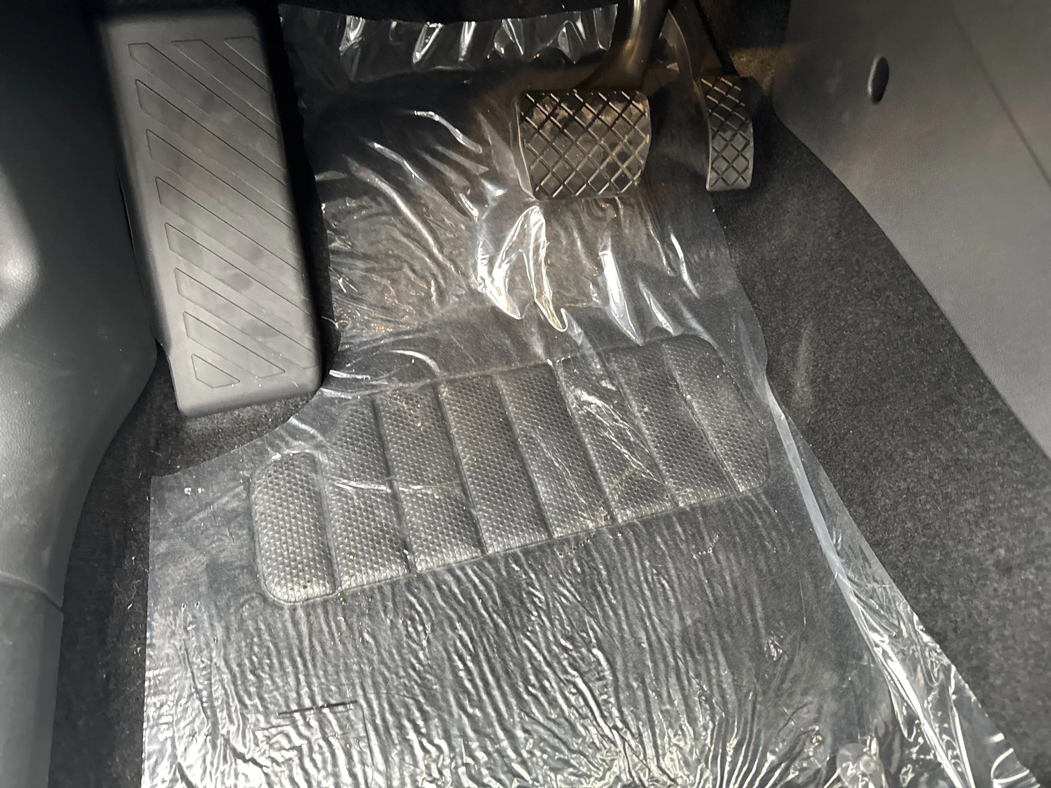 New 2026 Monument Gray Volkswagen SE image 13