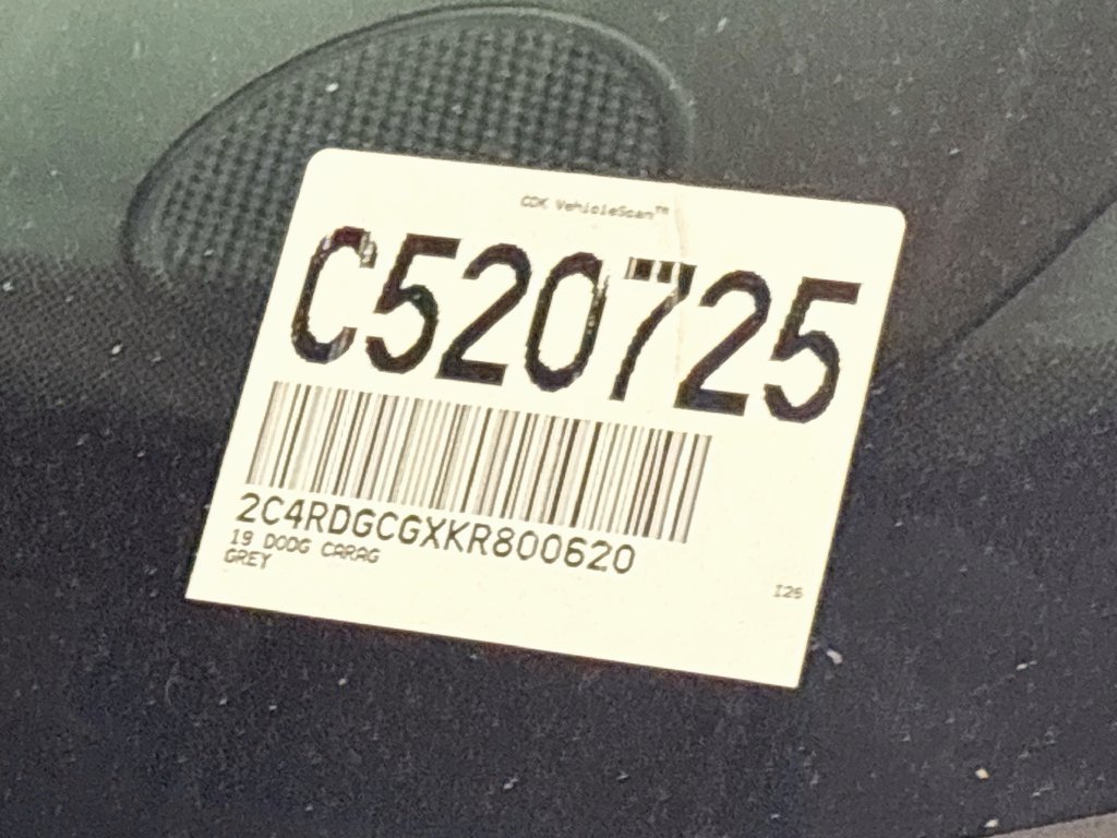 Used 2019 Silver Dodge SXT image 23