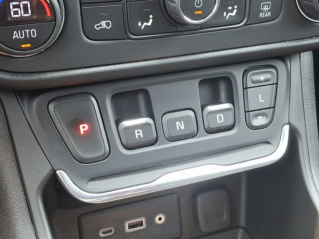 Used 2018 Steel Metallic GMC SLE image 15