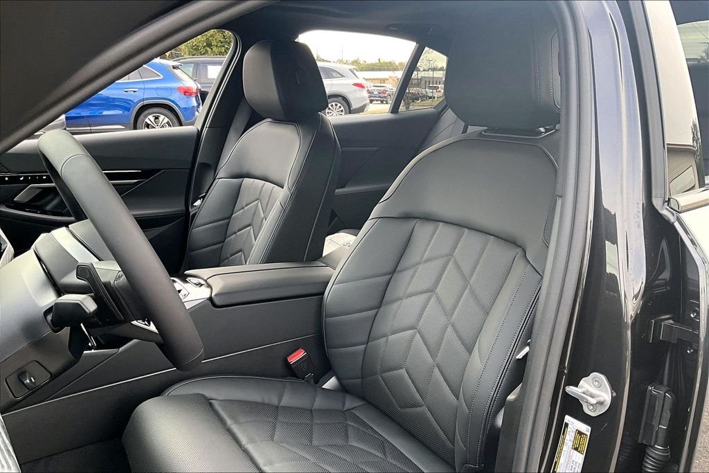 2026 BMW 5 Series 530i - Photo 8