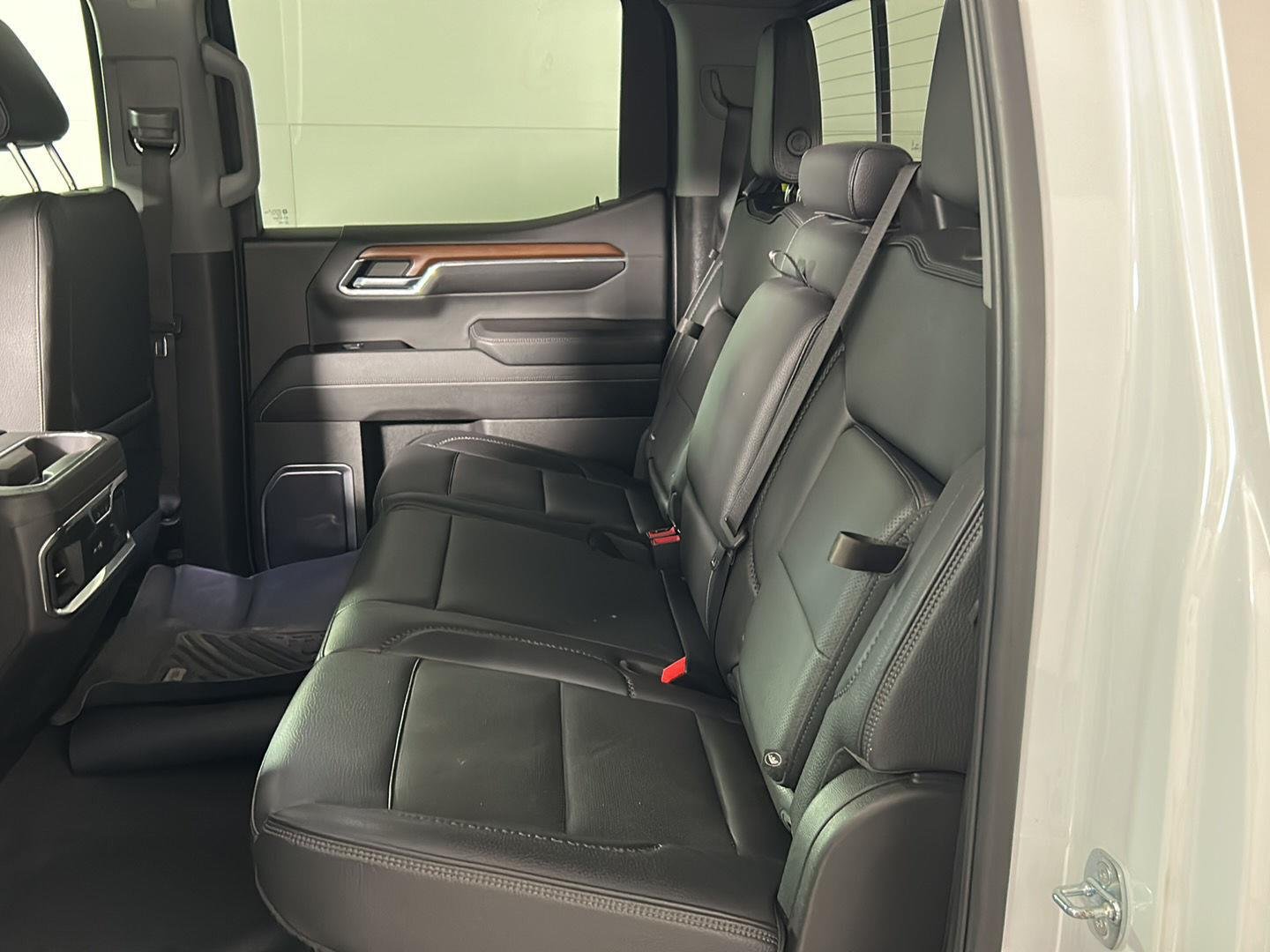 Used 2023 White Frost Tricoat GMC Denali image 16