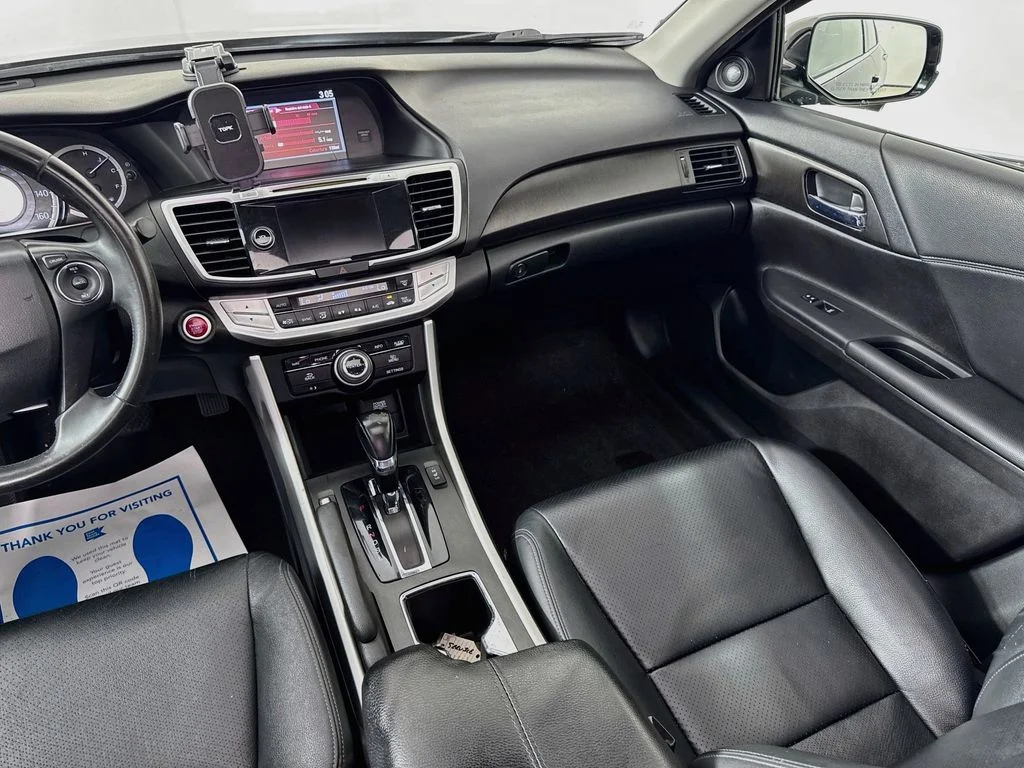 Used 2015 Crystal Black Pearl Honda EX-L image 28