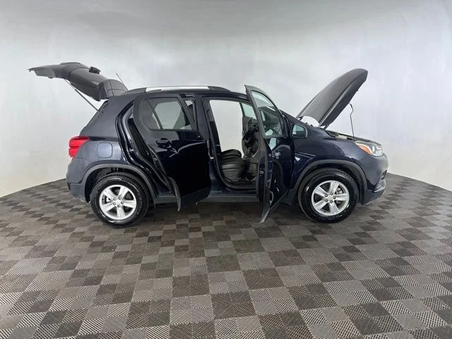Used 2022 Blue Chevrolet LT image 13