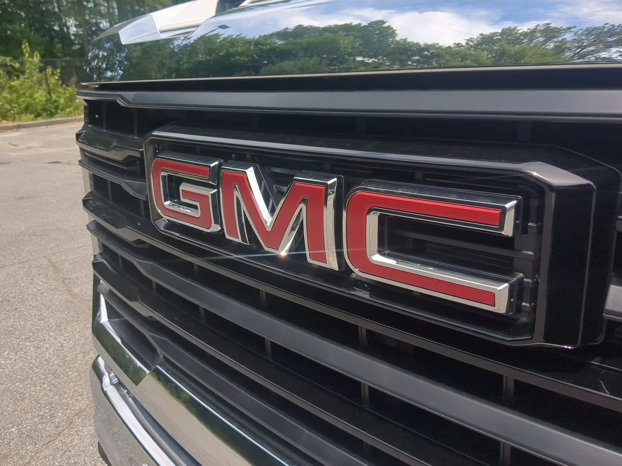 New 2026 Summit White GMC Pro image 29