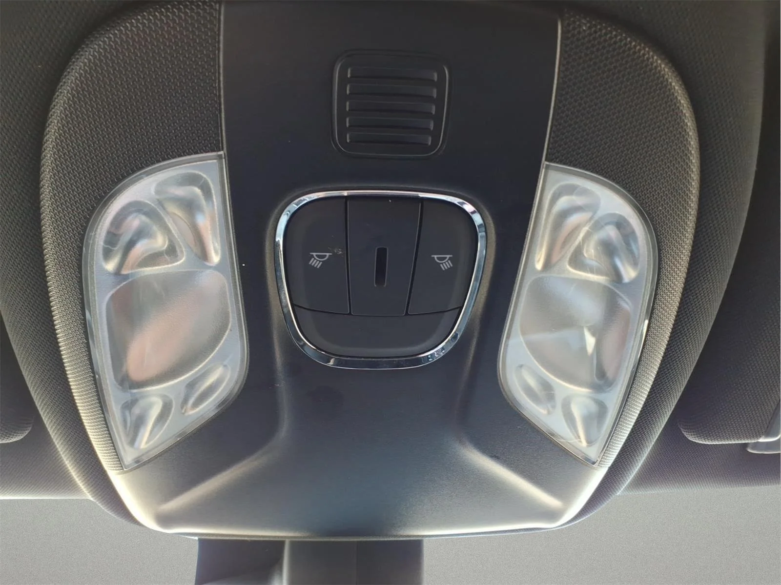 Used 2025 Bright White Clearcoat Jeep Limited image 30