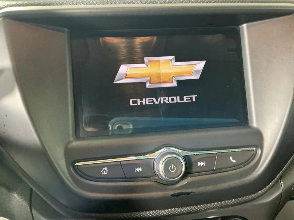 Used 2023 SUMMIT WHITE Chevrolet LT image 15