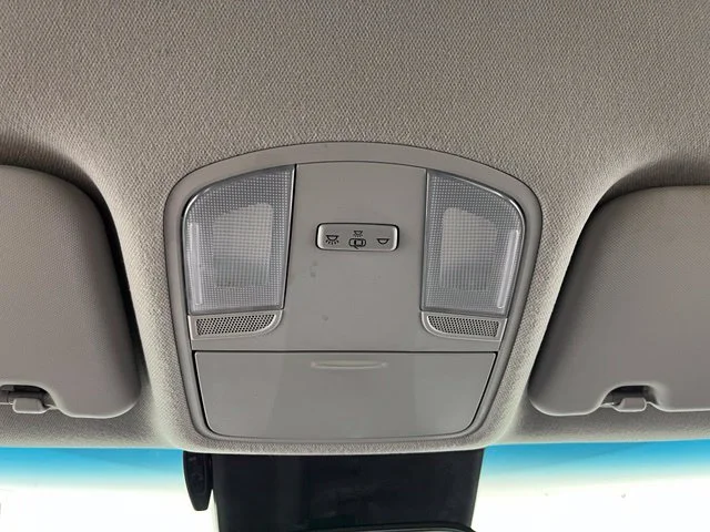 Used 2019 White Hyundai SE image 29