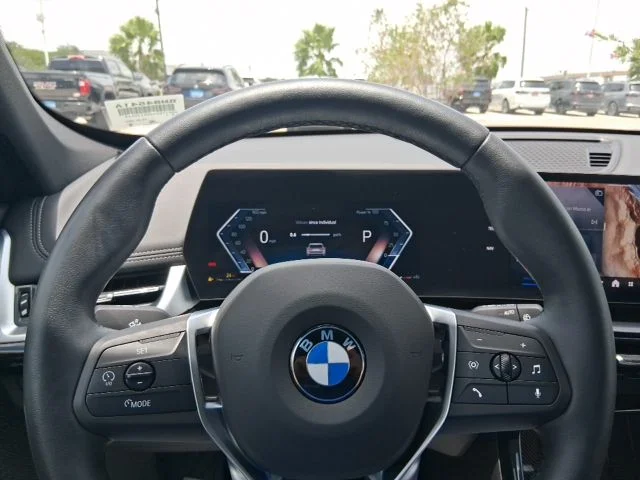Used 2025 Silver BMW xDrive28i image 8