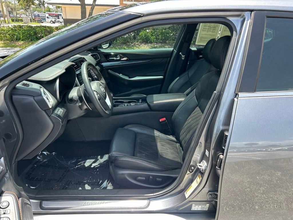 Used 2023 Gray Nissan SR image 17