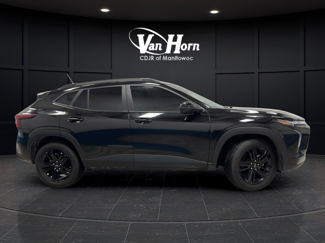 Used 2025 Mosaic Black Metallic Chevrolet ACTIV image 8