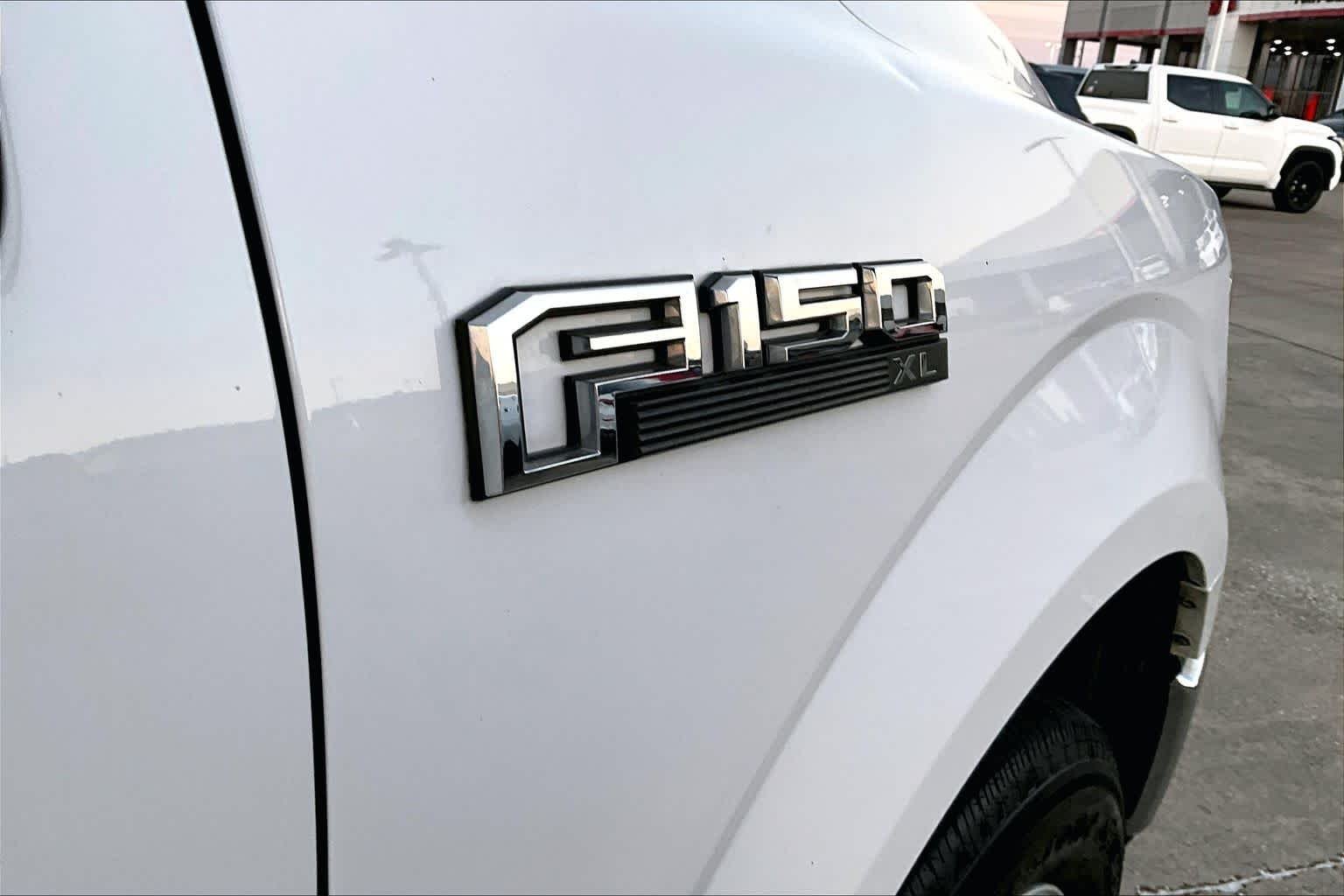 Used 2018 Oxford White Ford XL image 10