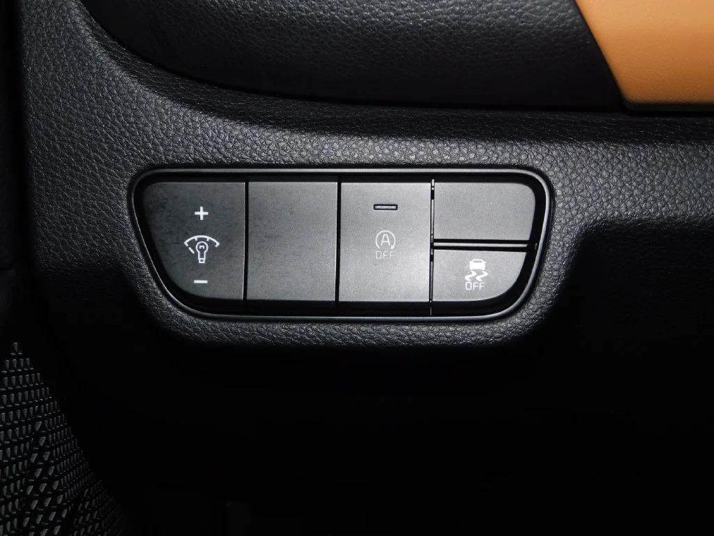 Used 2024 White Kia EX image 28
