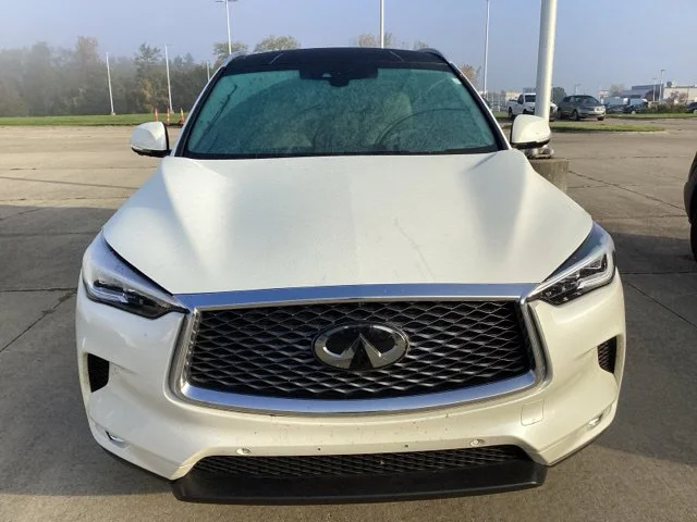 Used 2021 White INFINITI Autograph image 2