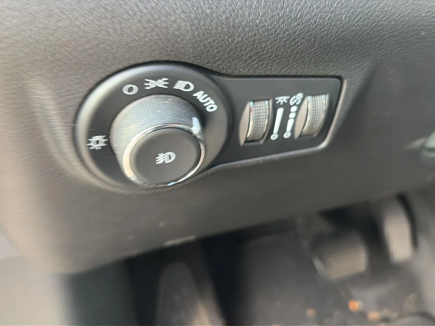 Used 2026 Silver Zynith Metallic Clearcoat Jeep Limited Altitude image 8