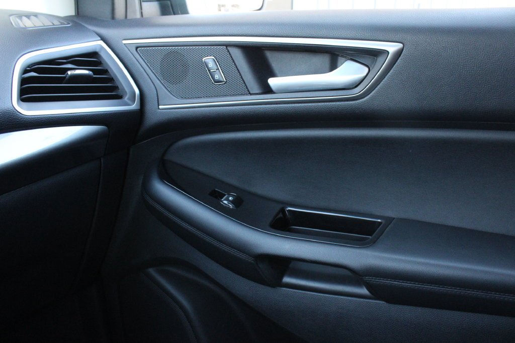 Used 2015 Black Ford SEL image 21
