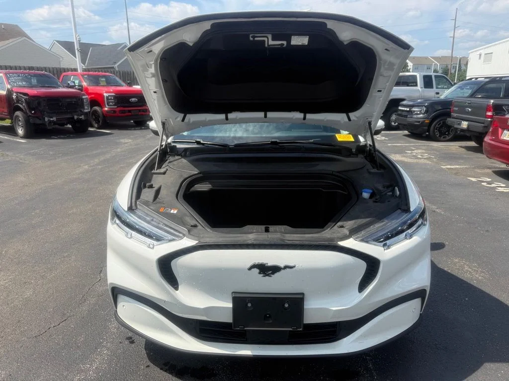 Used 2022 White Metallic Ford Select image 54