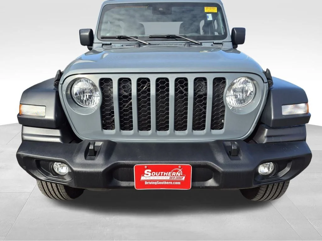 Used 2024 Gray Jeep Sport S image 7