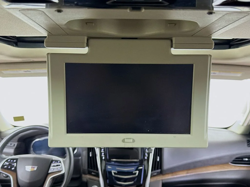 Used 2017 White Cadillac Premium image 24