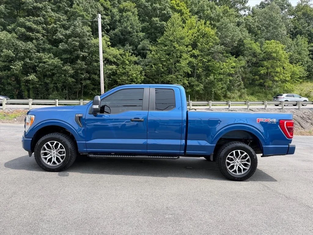 Used 2022 Blue Ford XL image 4