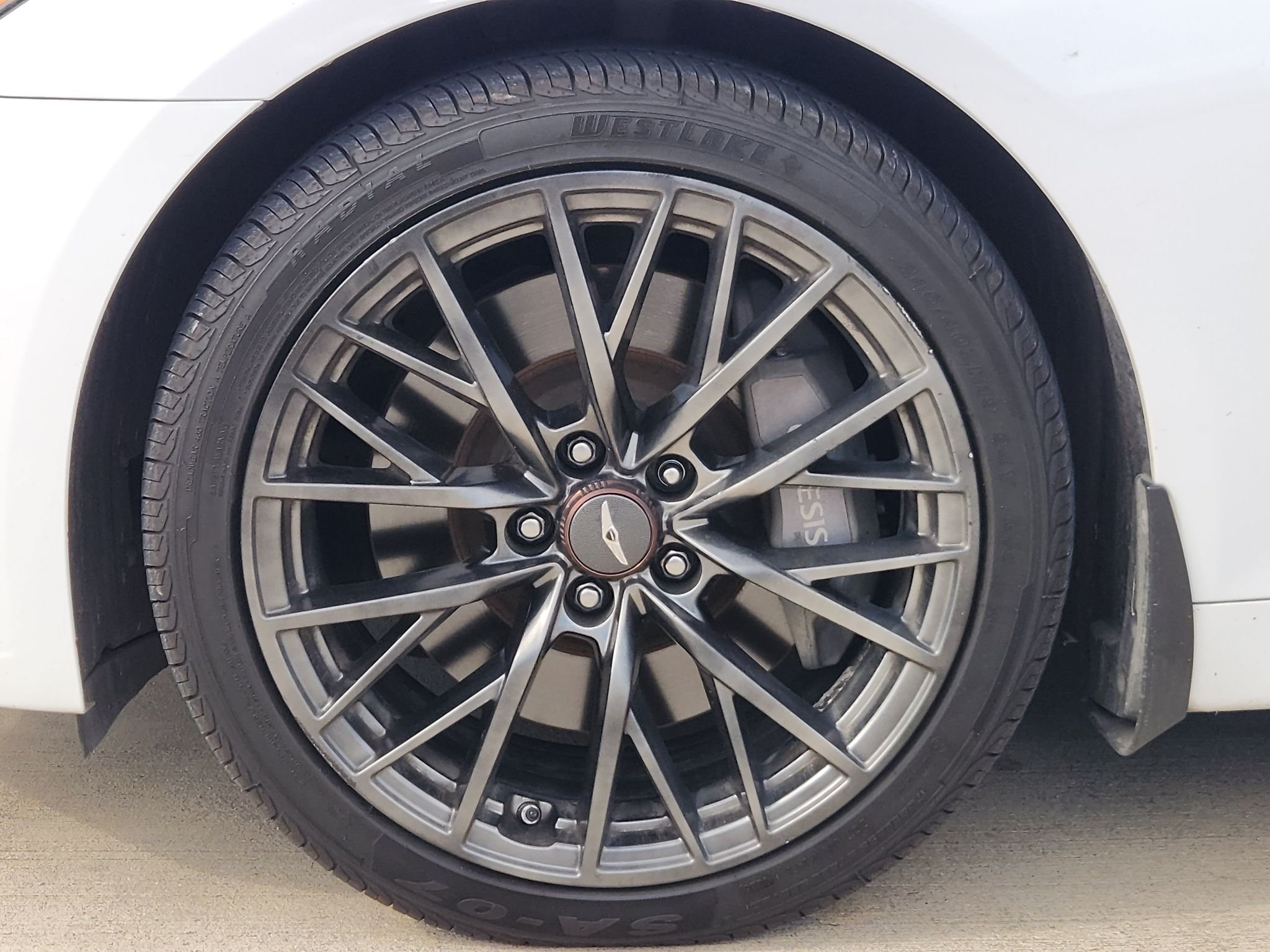 Used 2018 Casablanca White Genesis 3.3T Sport image 11