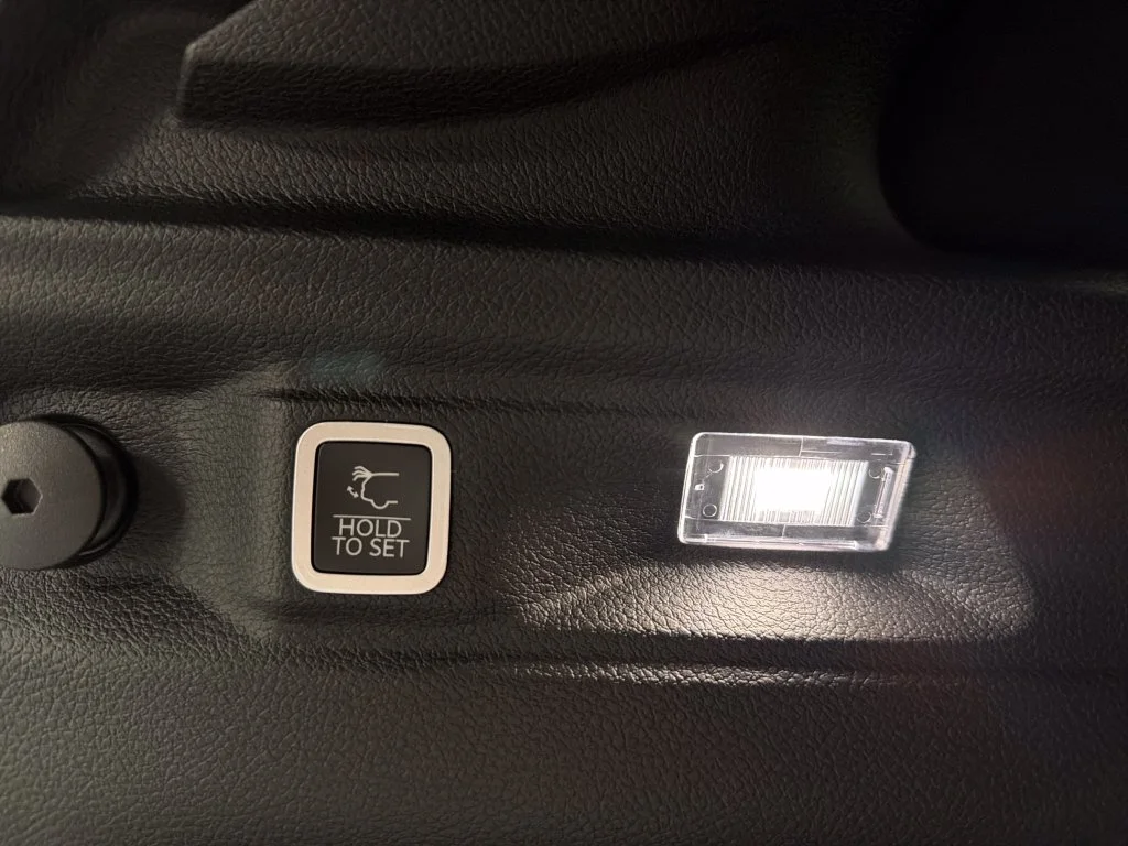 New 2027 Gray Jeep Limited image 10