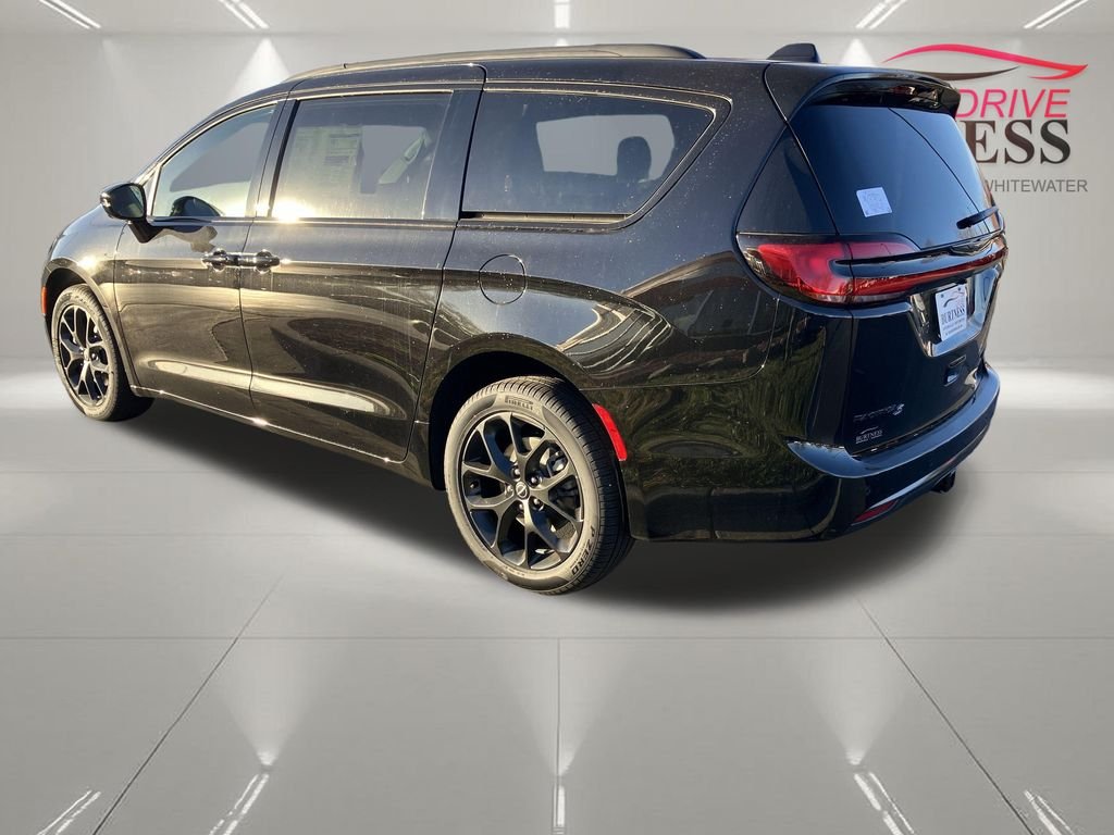2026 Chrysler Pacifica Limited - Photo 6