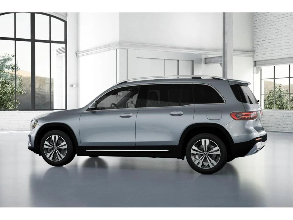 Used 2026 Silver Mercedes-Benz GLB 250 image 32