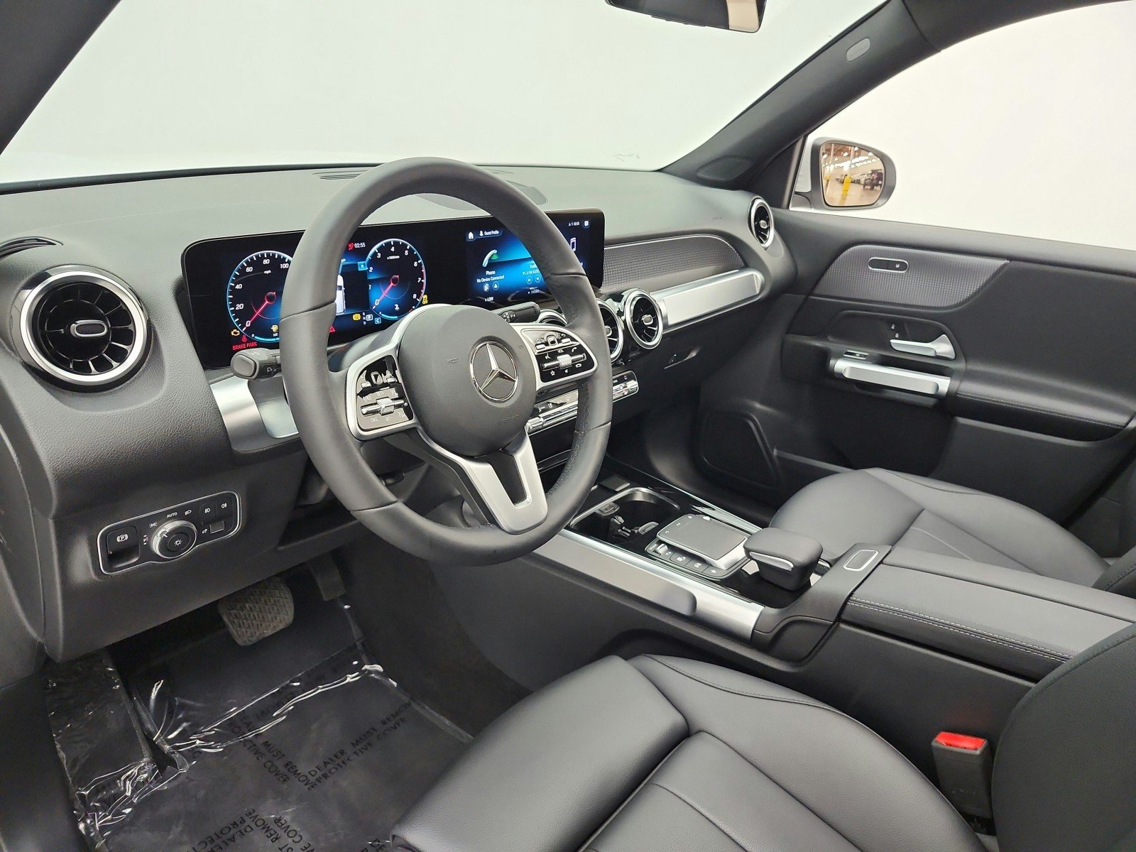 Used 2022 Digital White Metallic Mercedes-Benz GLB 250 SUV image 12