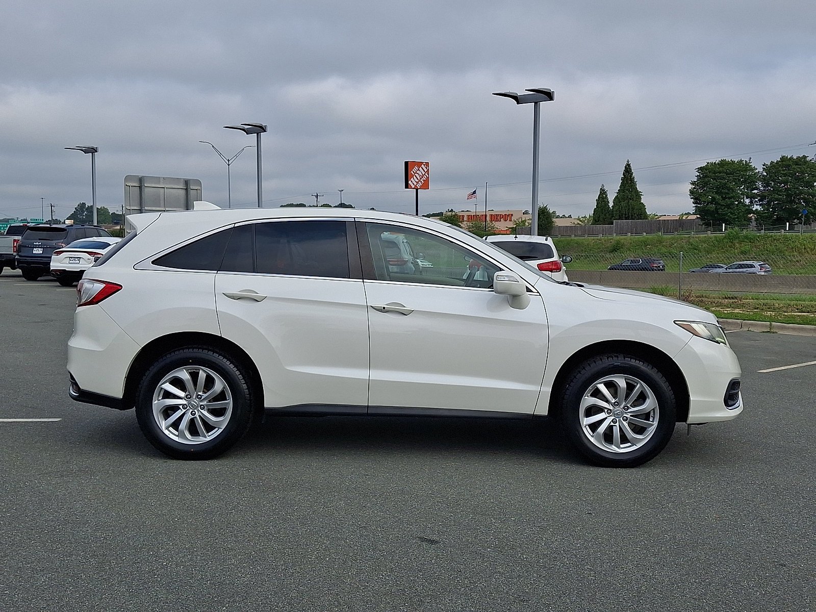 Used 2017 Crystal Black Pearl Acura Technology Package image 7