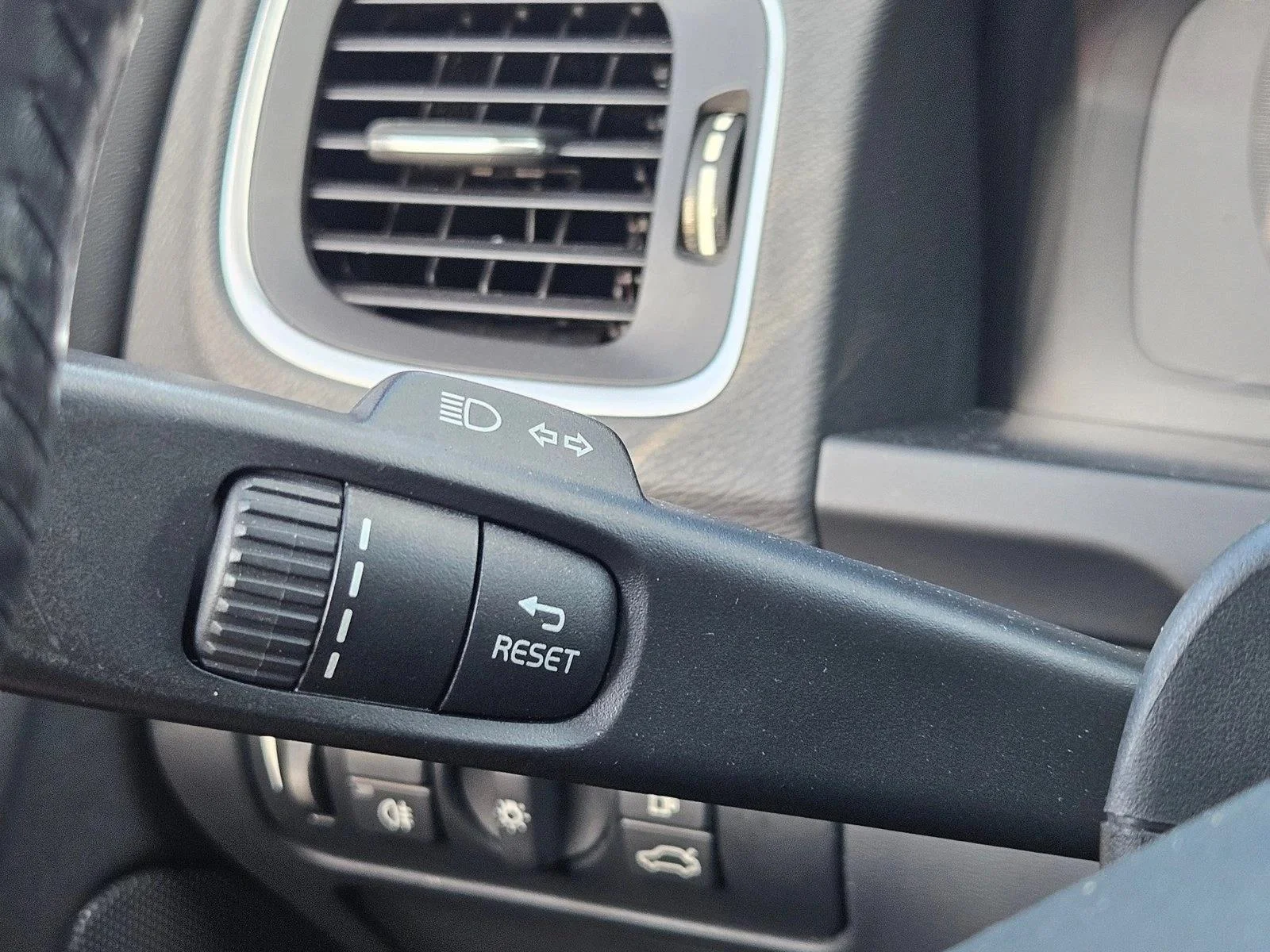 Used 2013 Electric Silver Metallic Volvo T5 image 12