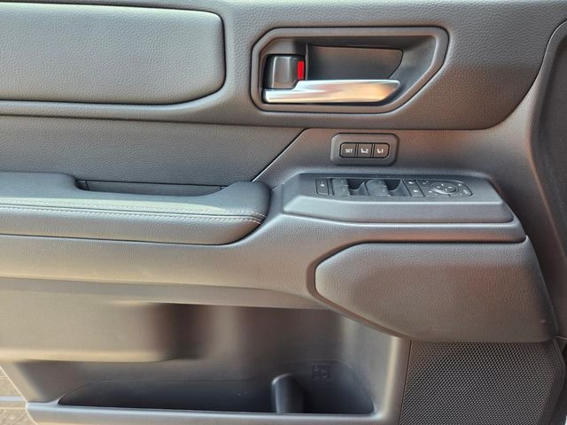 Used 2025  Toyota Base image 34