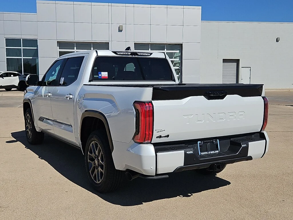 New 2026 Wind Chill Pearl Toyota Platinum image 2