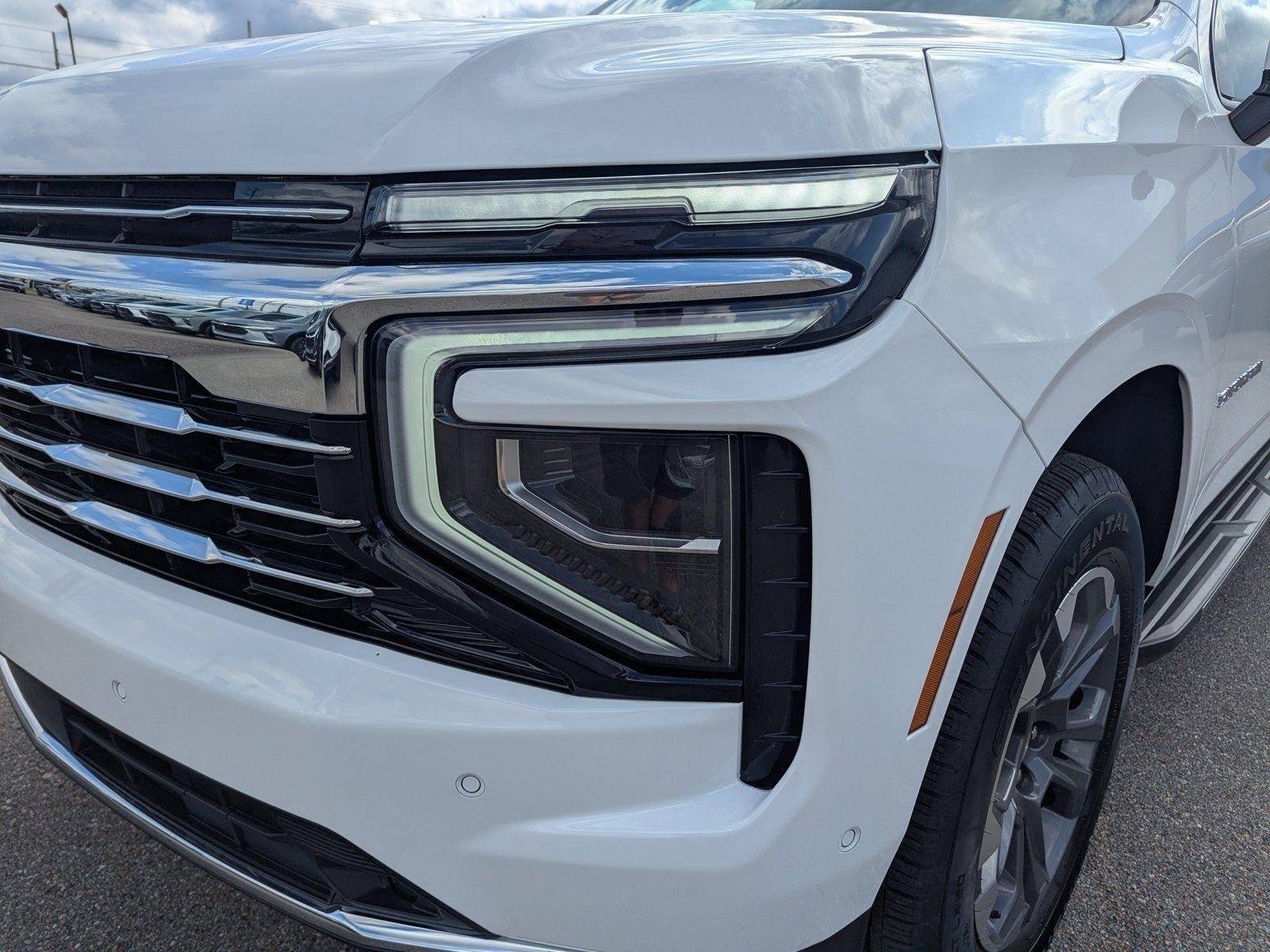 2026 Chevrolet Suburban LT - Photo 9