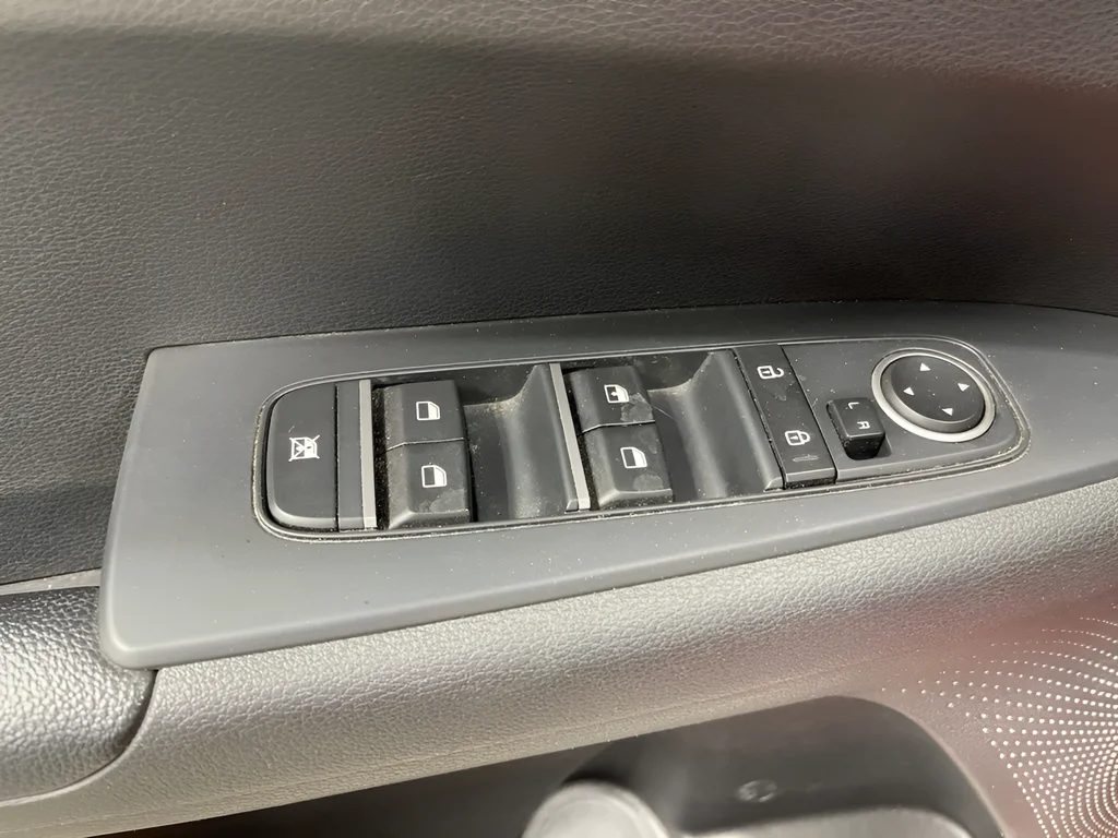 Used 2021 Currant Red Kia LXS image 21