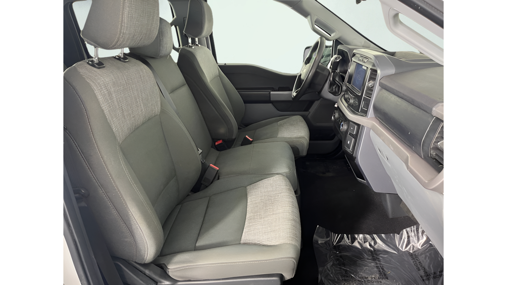 Used 2023 Oxford White Ford XLT image 26