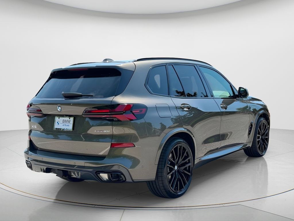New 2026 Manhattan Green Metallic BMW xDrive40i image 5