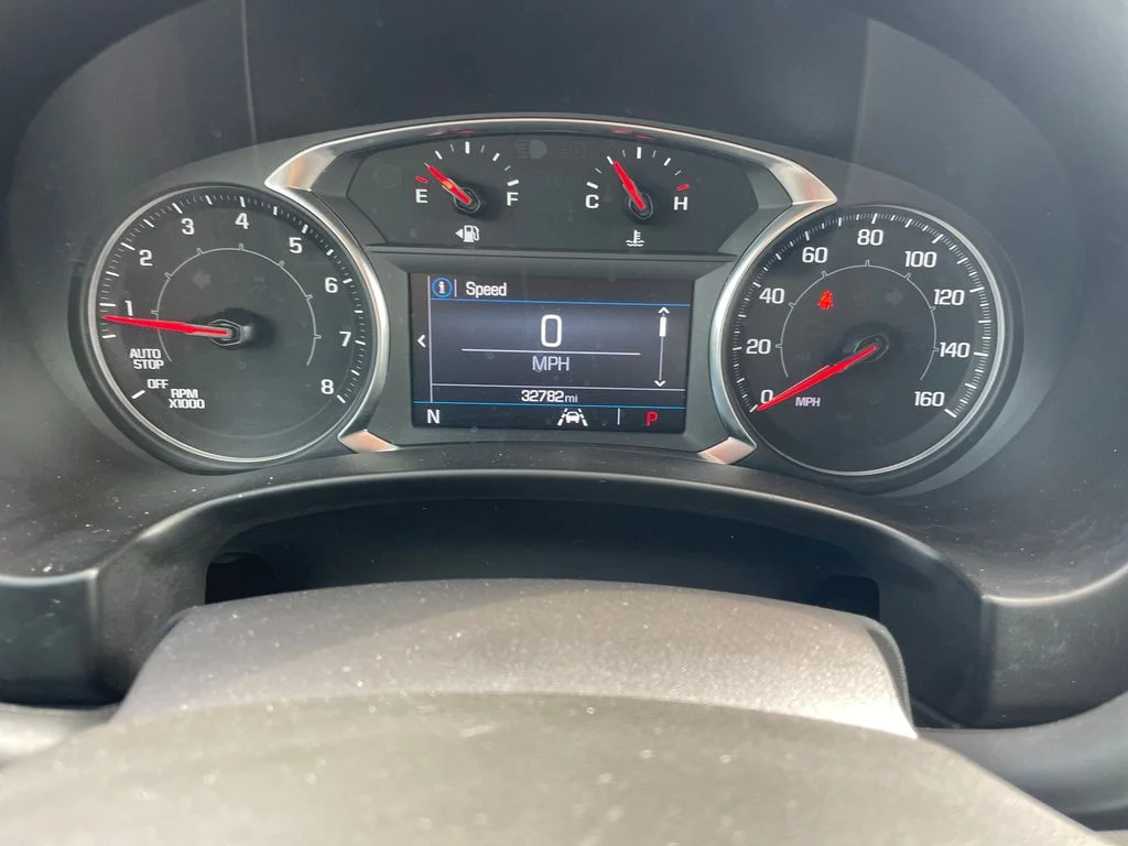 Used 2024 White GMC SLE image 12