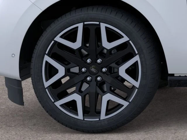 New 2026 Star White Metallic Tri-Coat Ford Platinum image 19