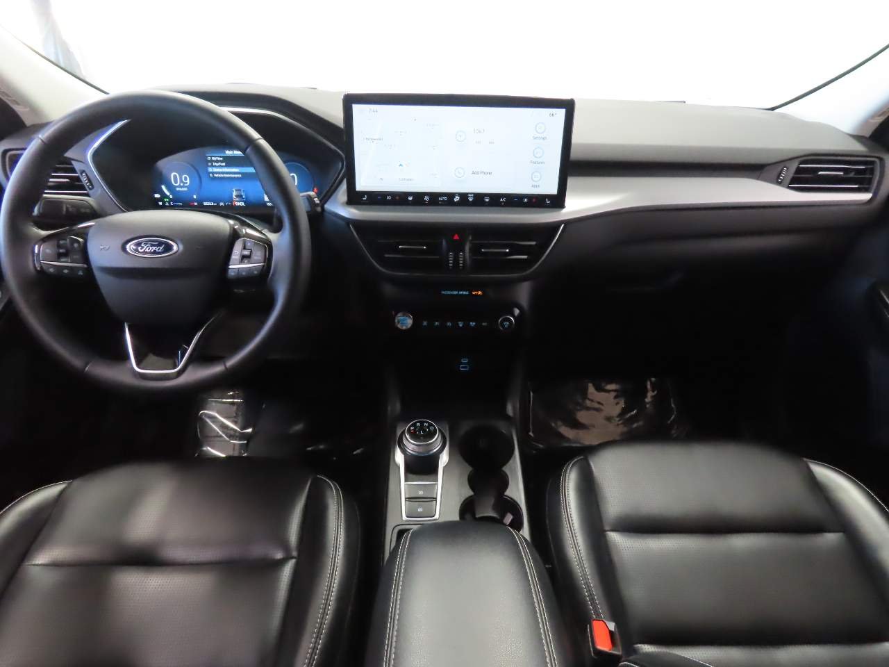 Used 2023 Iconic Silver Ford Platinum image 12