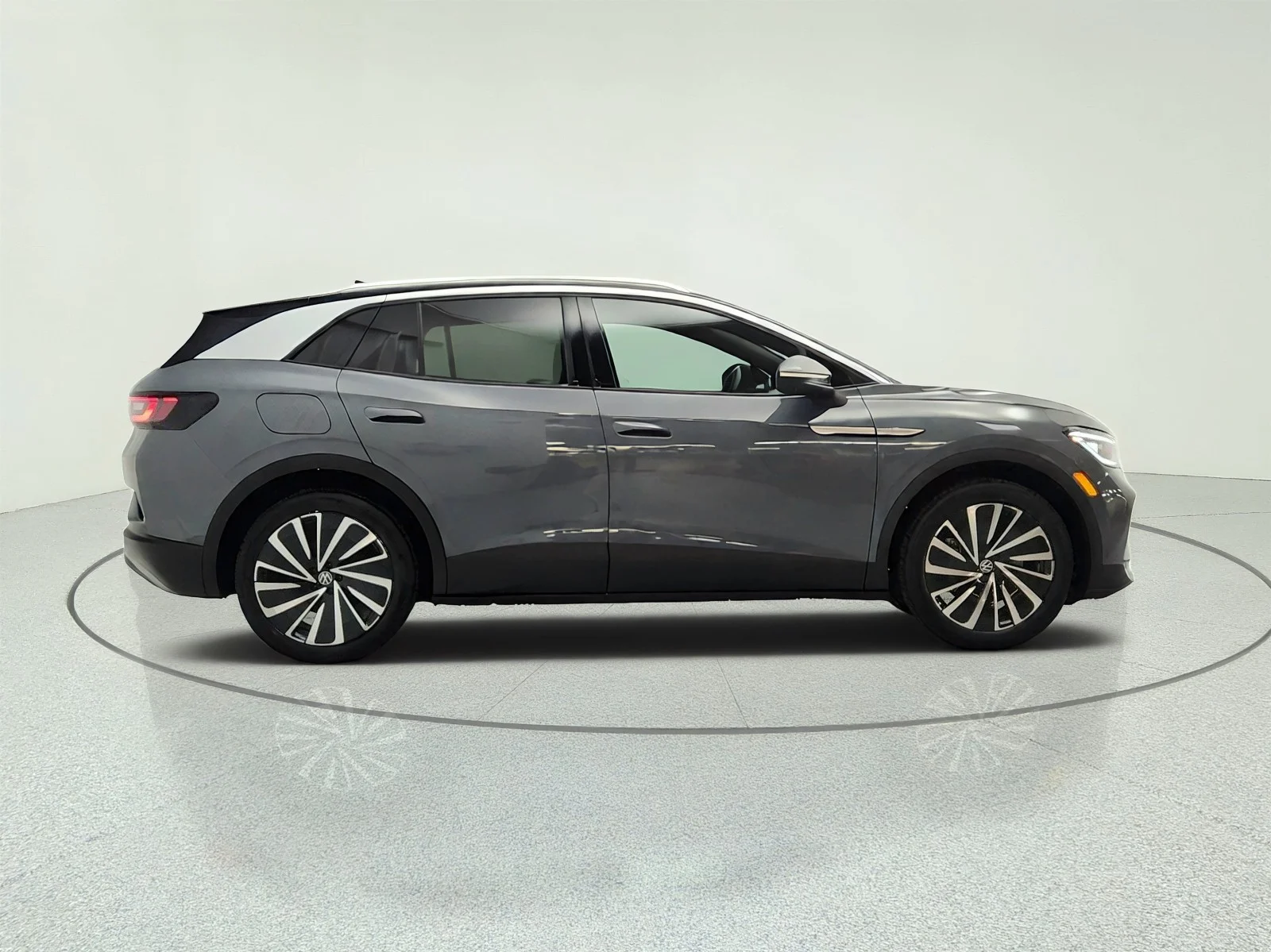 Used 2023 Pure Gray w/Black Roof Volkswagen Pro S Plus image 4