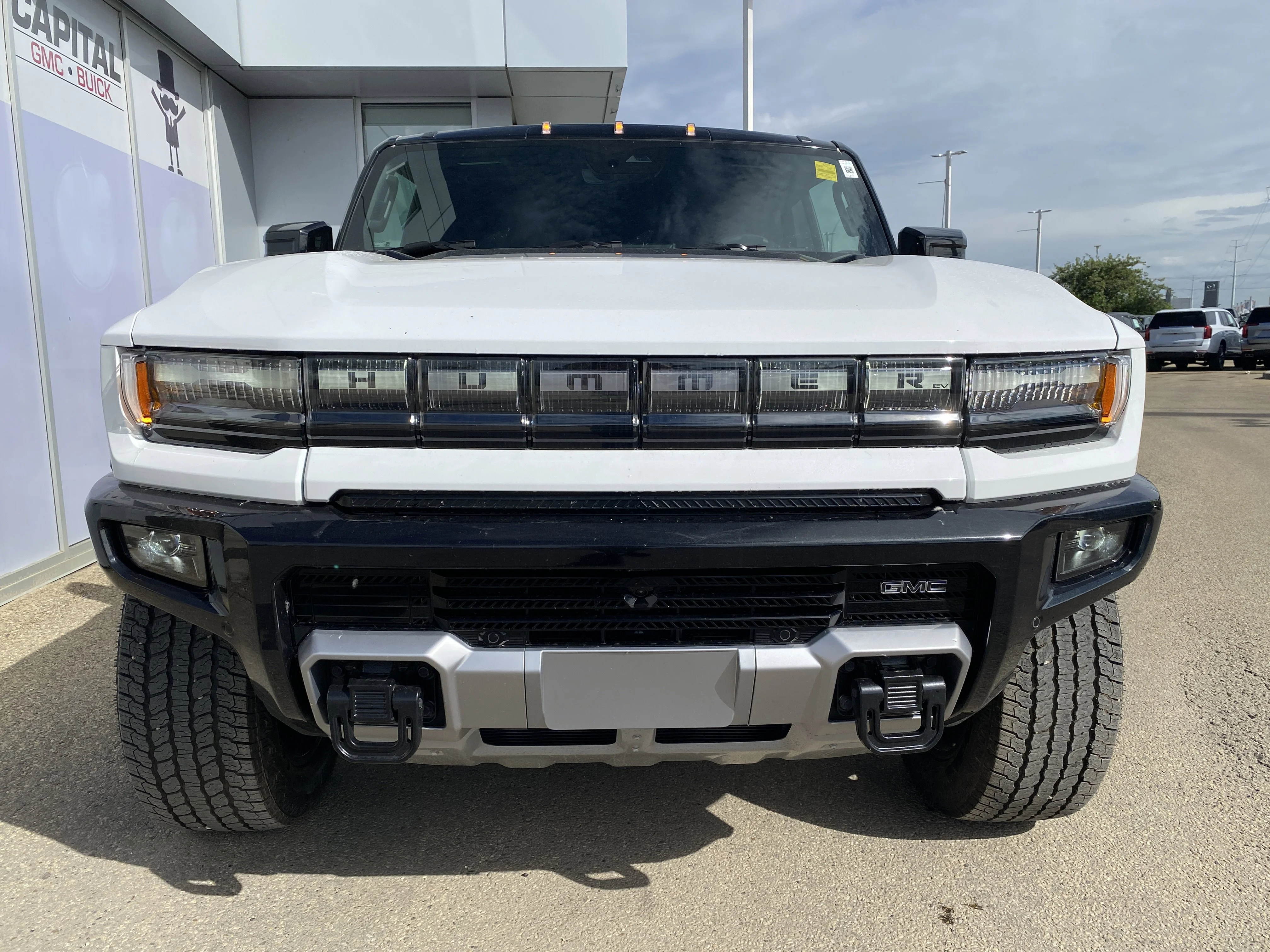 New 2026 INTERSTELLAR WHITE GMC 2X image 9