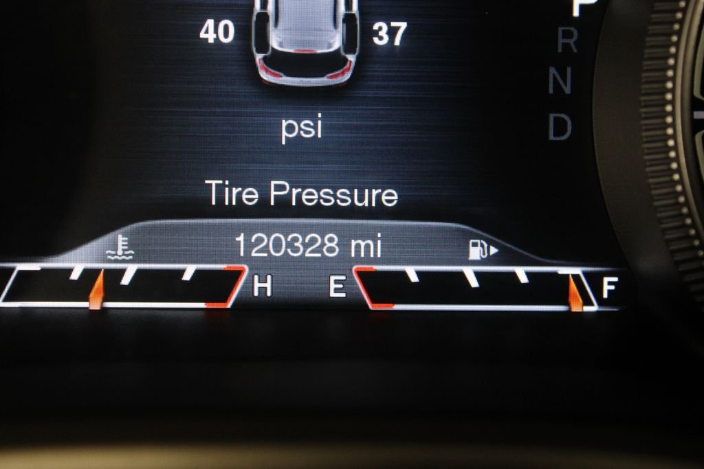 Used 2015 Red Jeep Limited image 27
