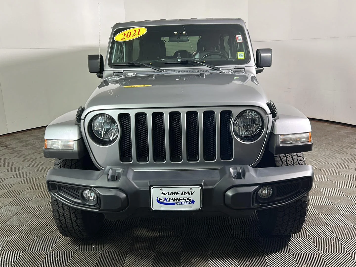 Used 2021 Billet Silver Metallic Clearcoat Jeep Unlimited Sahara Altitude image 12