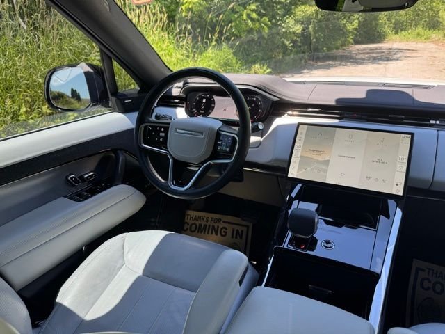 Certified Used 2025 Fuji White Land Rover SE image 28
