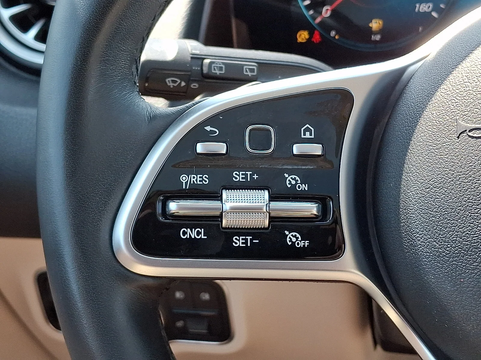 Used 2022 Polar White   149 Mercedes-Benz GLB 250 image 22