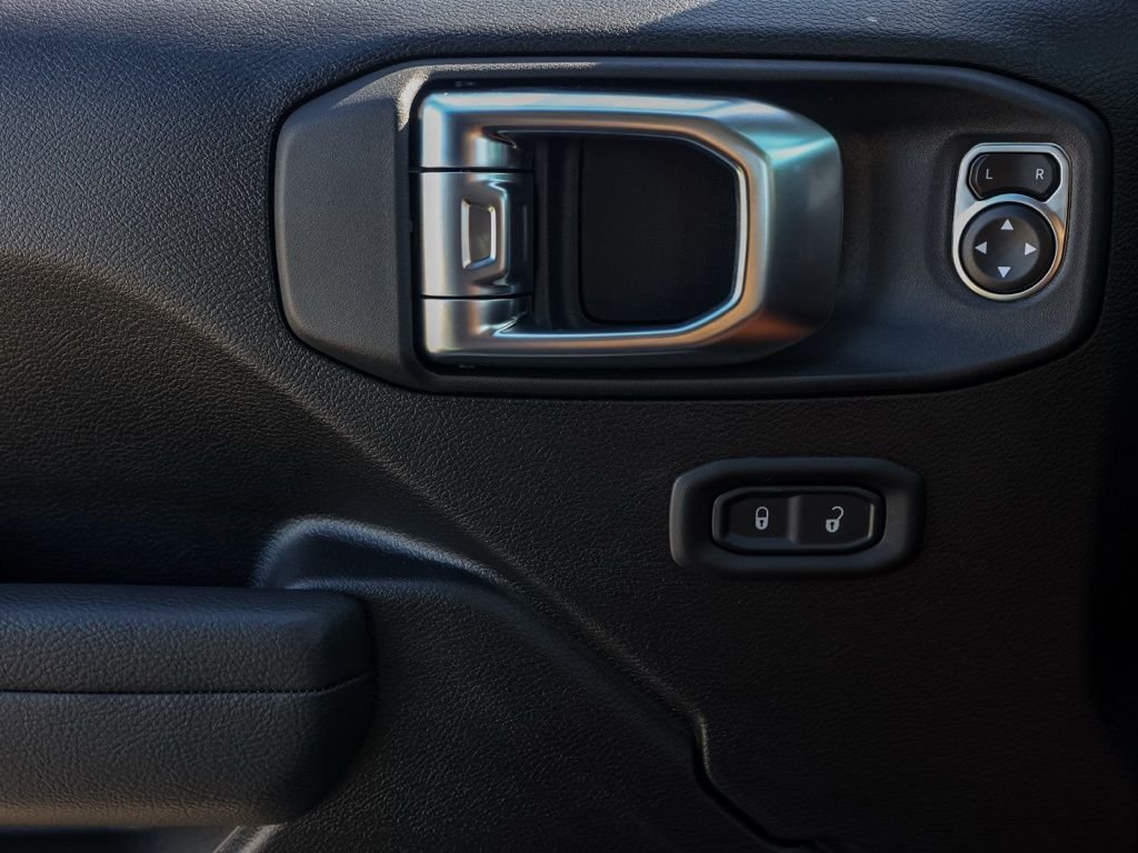 New 2026 Black Clear-Coat Exterior Paint Jeep Sport S image 23