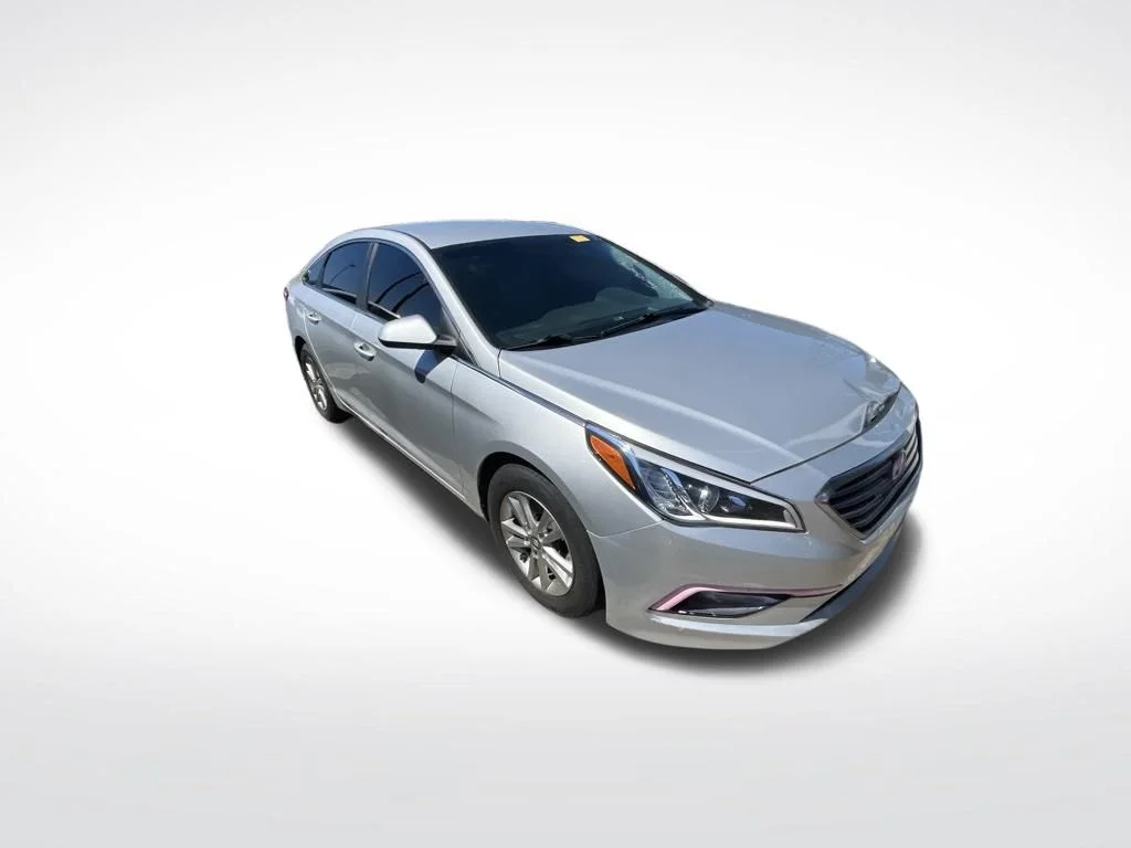Used 2017 Silver Hyundai Base image 14