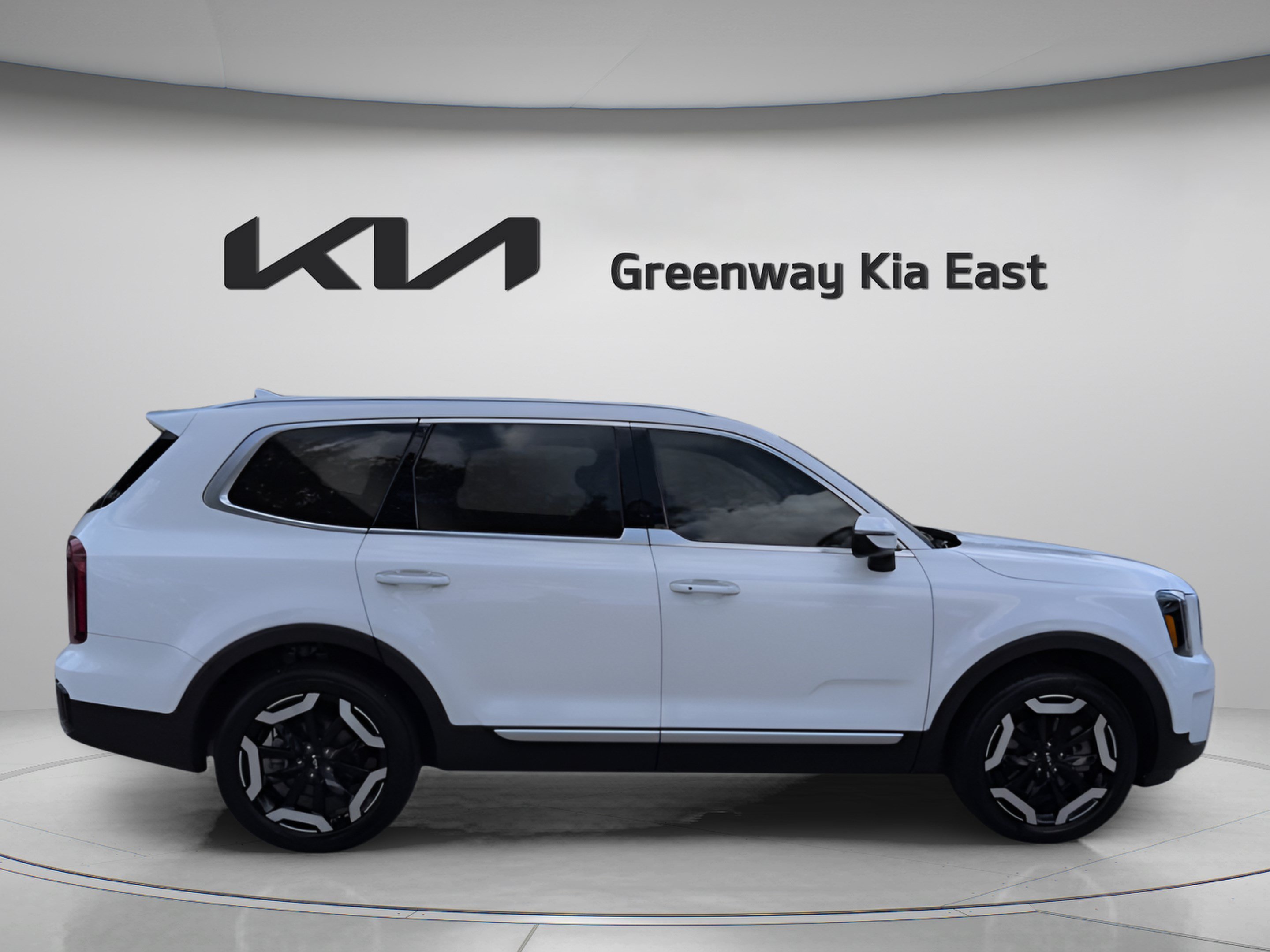 Certified Used 2024 Glacial White Pearl Kia S image 5